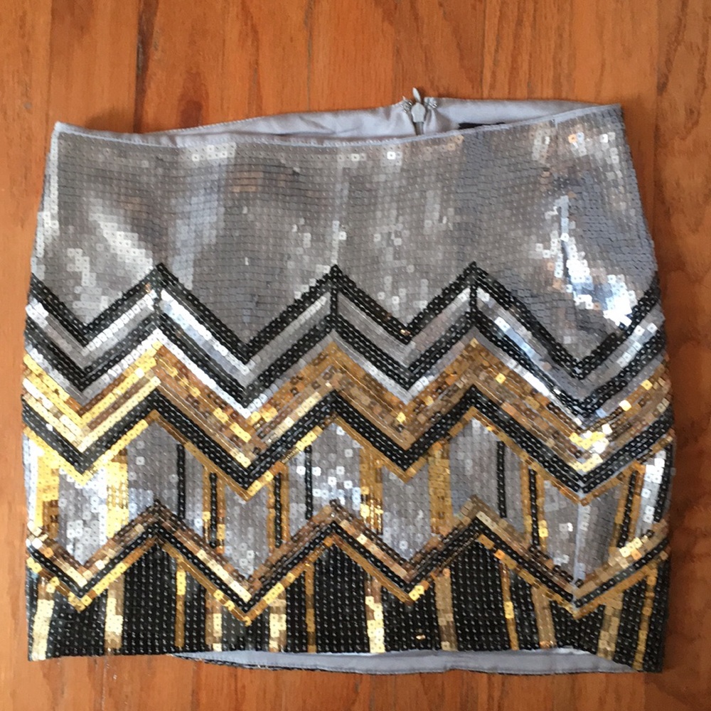 ⭐️ NWOT 2b bebe Sequined Miniskirt XS